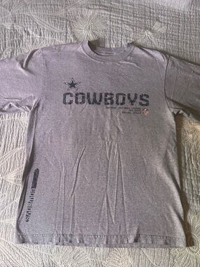 Dallas Cowboys Gray NFL Graphic Logo Tee